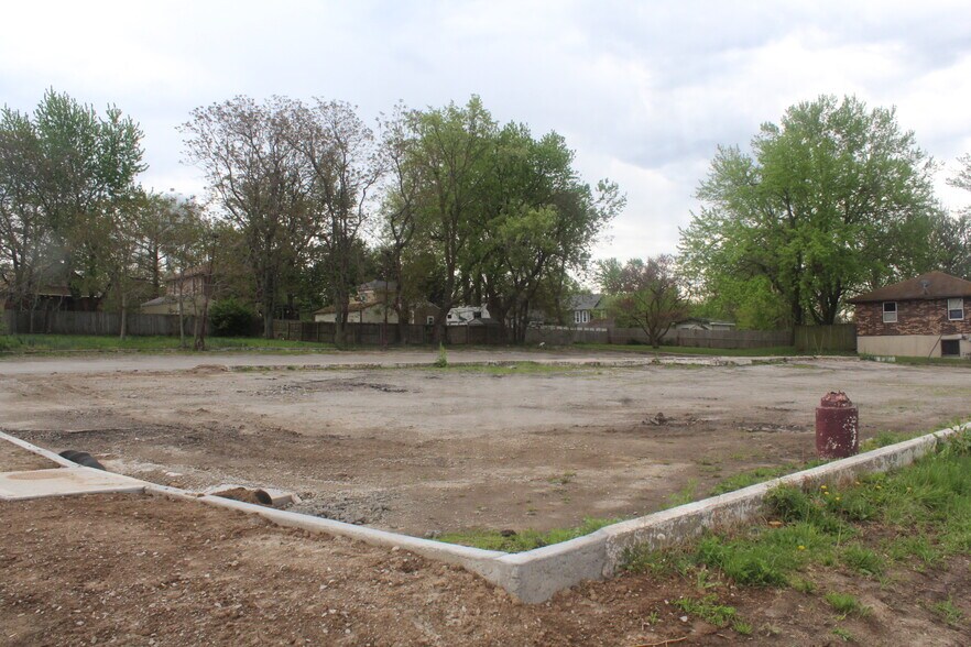 Primary Photo Of 219 W US Highway 24, Independence Land For Sale