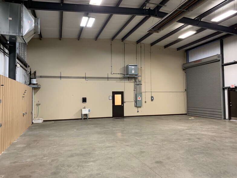 More Photos Of 2227 N Leg Rd, Augusta Warehouse For Lease
