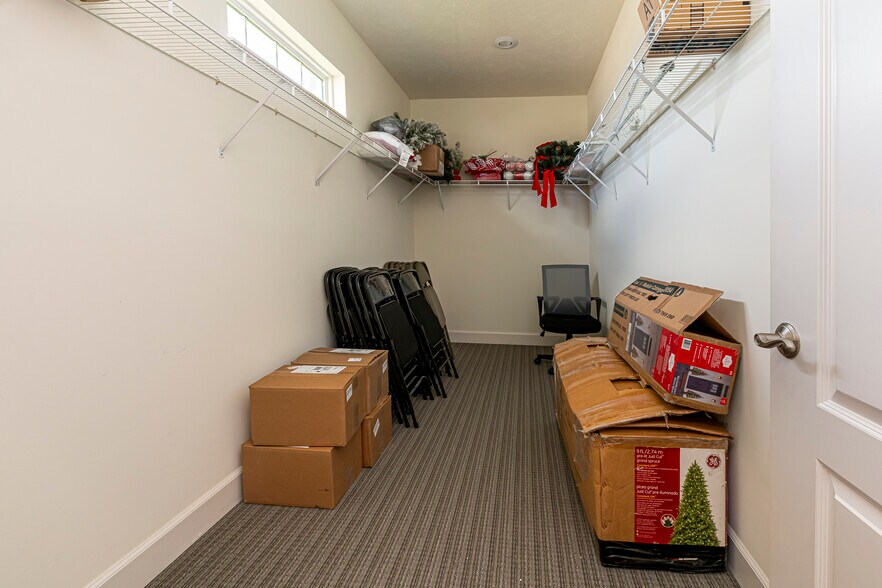 More Photos Of 2801 17th St, Marion Medical For Sale