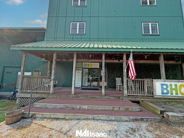 More Photos Of 230 N Gratz St, Midway Storefront Retail Office For Sale