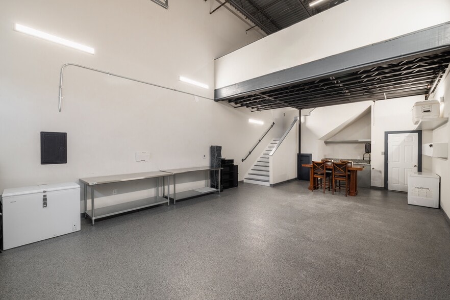 More Photos Of 1435 FM 1463 Rd, Katy Showroom For Sale