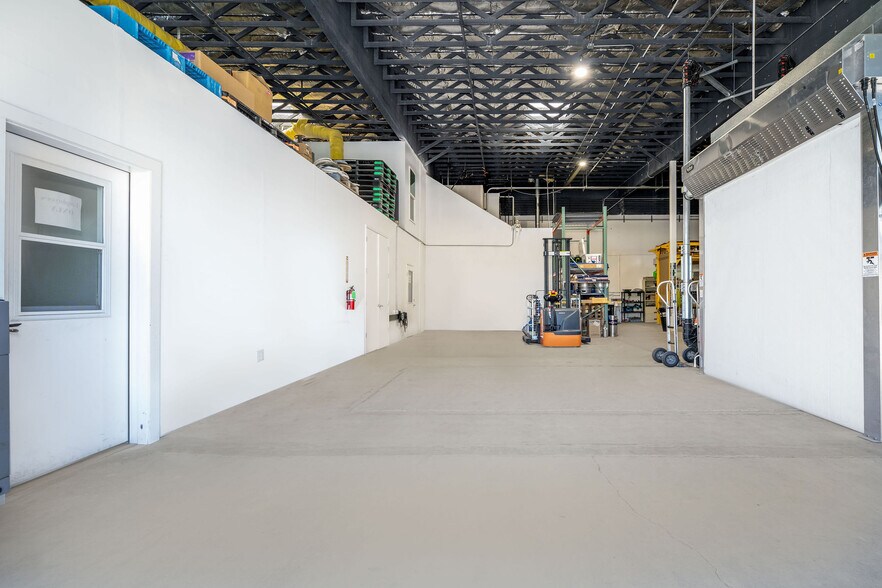 More Photos Of 110 Spring Hill Dr, Grass Valley Manufacturing For Lease