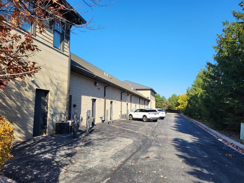 More Photos Of 1232-1280 American Way, Libertyville Medical For Lease