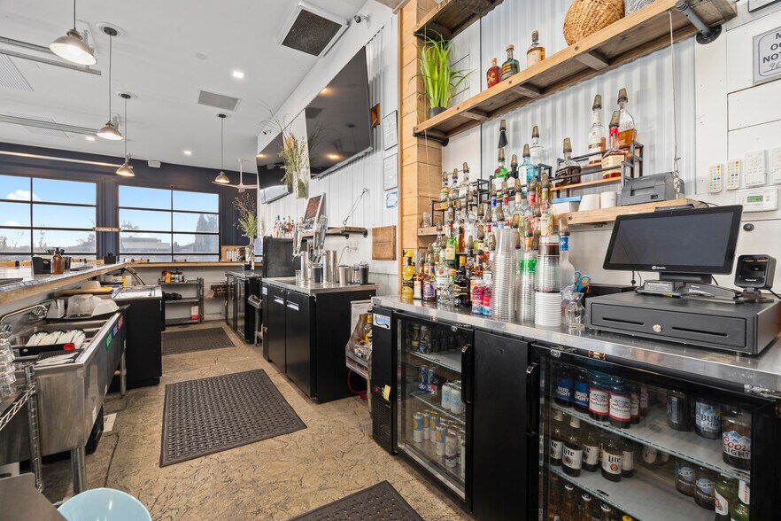 More Photos Of 2330 River Ave, Sandusky Restaurant For Sale