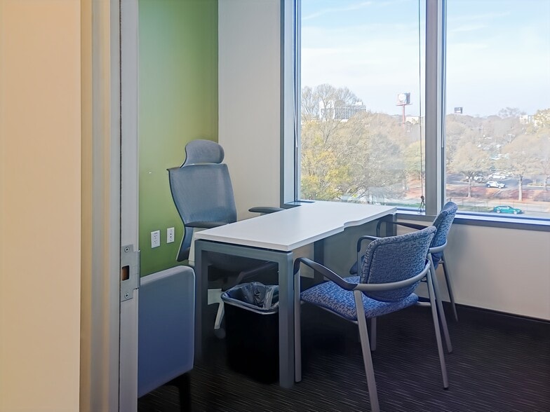 More Photos Of 100 Hartsfield Centre Pky, Atlanta Coworking Space