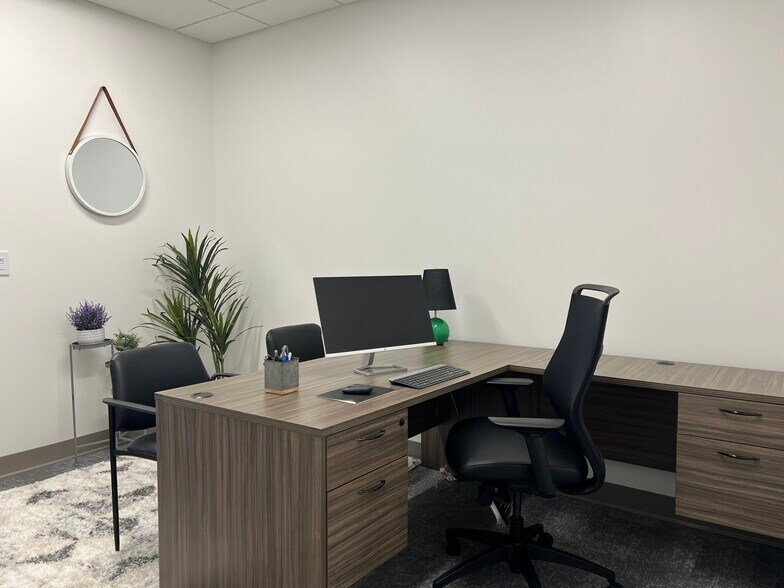 More Photos Of 214 Overlook Cir, Brentwood Office For Sale