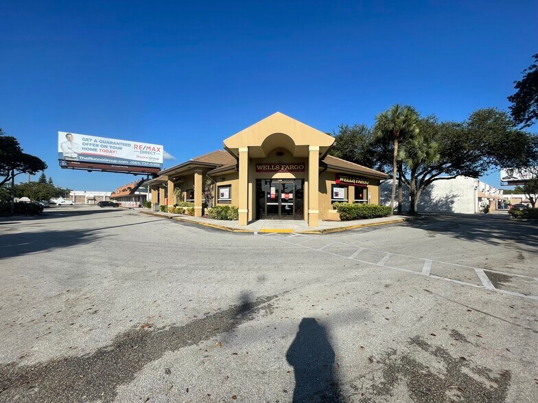 More Photos Of 5991 Anglers Ave, Fort Lauderdale Bank For Lease
