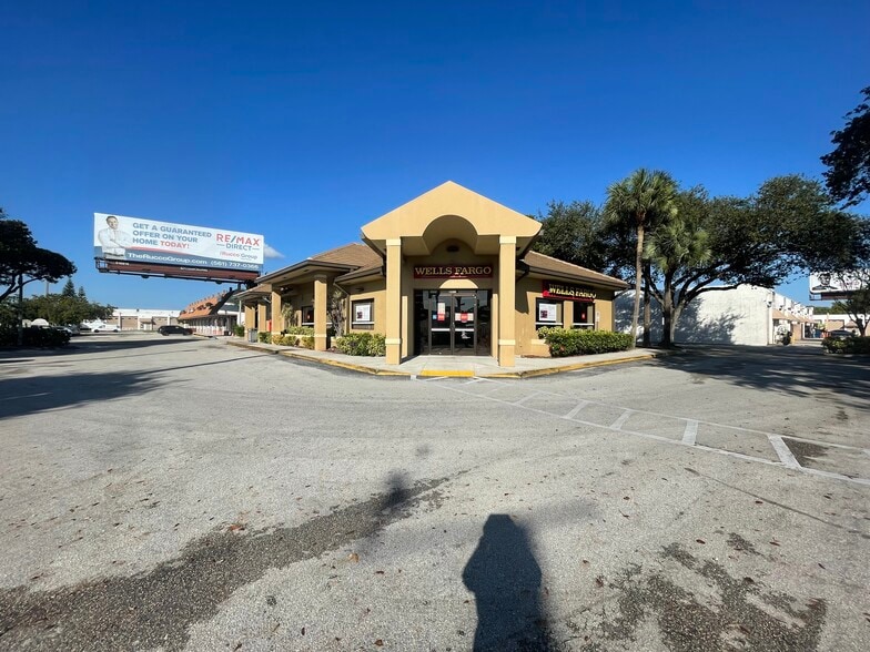 More Photos Of 5991 Anglers Ave, Fort Lauderdale Bank For Lease