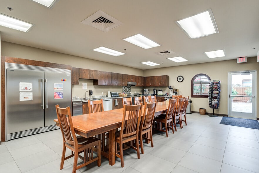 More Photos Of 5241 98th St, Lubbock Office Residential For Sale
