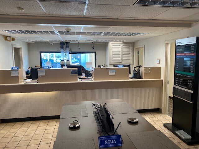 More Photos Of 265 German Oak Dr, Cordova Specialty For Sale