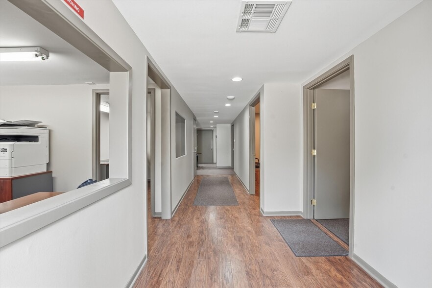 More Photos Of 14102 Pine Meadow Ln, Tomball Warehouse For Sale