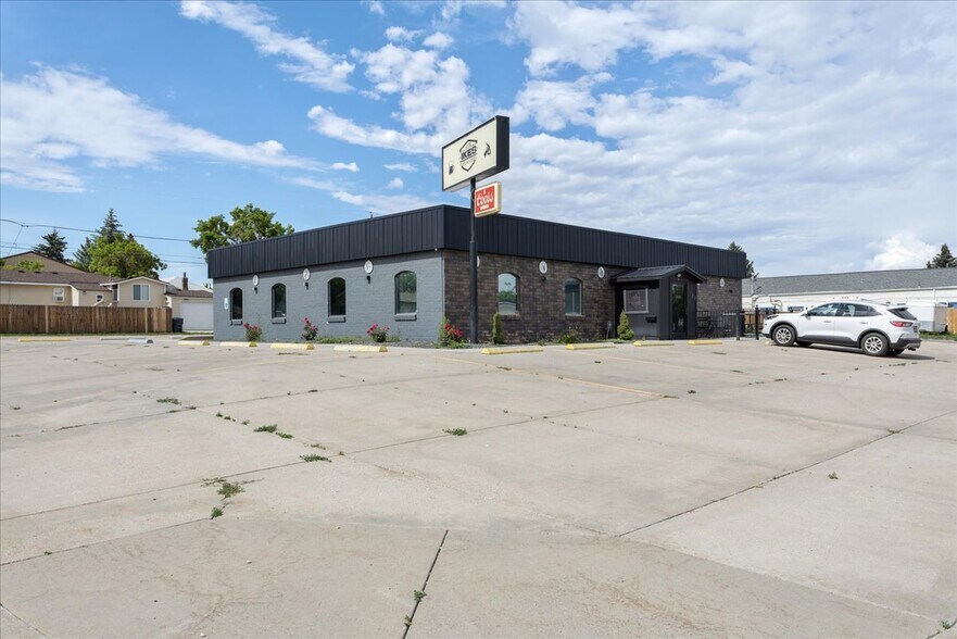 More Photos Of 122 W 6th St, Cheyenne Light Distribution For Lease