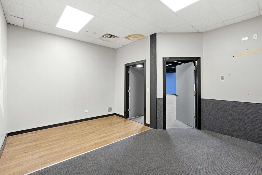 More Photos Of 1111 Dixie Hwy, Beecher Storefront For Sale