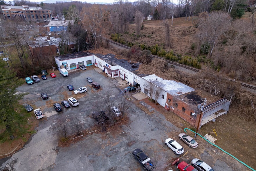 More Photos Of 2845 Ivy Rd, Charlottesville Service For Sale