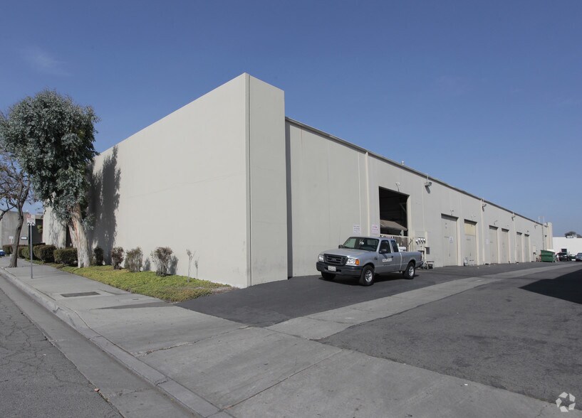 More Photos Of 103-119 E Alton Ave, Santa Ana Unknown For Lease