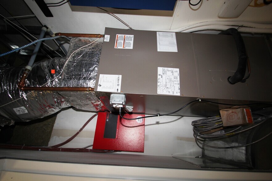 More Photos Of 2302 Turnpike St, North Andover General Retail For Sale