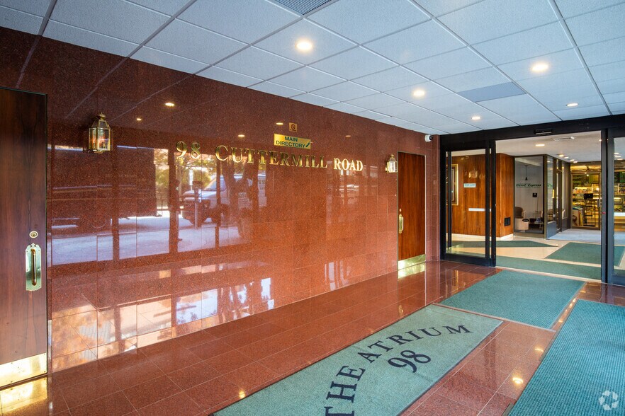 More Photos Of 98 Cuttermill Rd, Great Neck Office For Lease