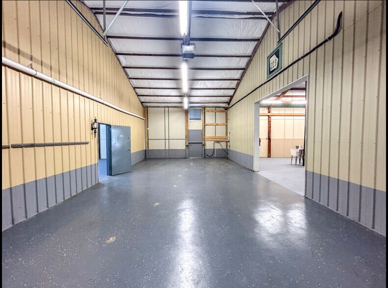 More Photos Of 1901 Hollingshed Rd, Irmo Warehouse For Sale
