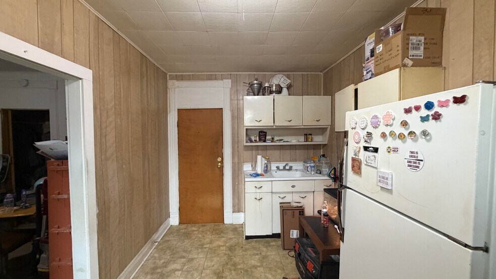 More Photos Of 200 N Jefferson St, Abingdon Apartments For Sale