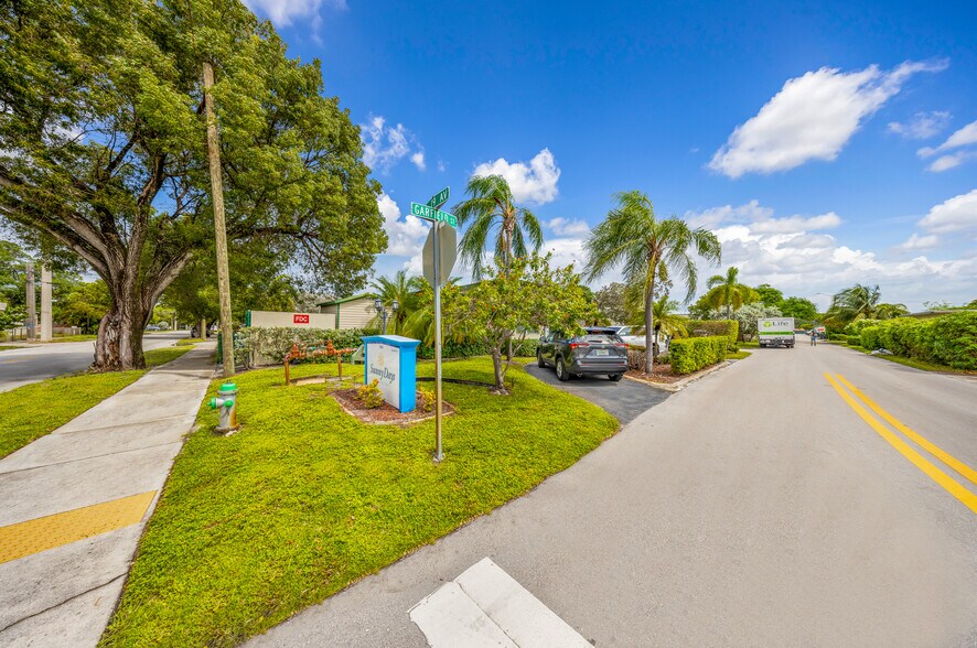 More Photos Of 1845 Garfield St, Hollywood Assisted Living For Sale