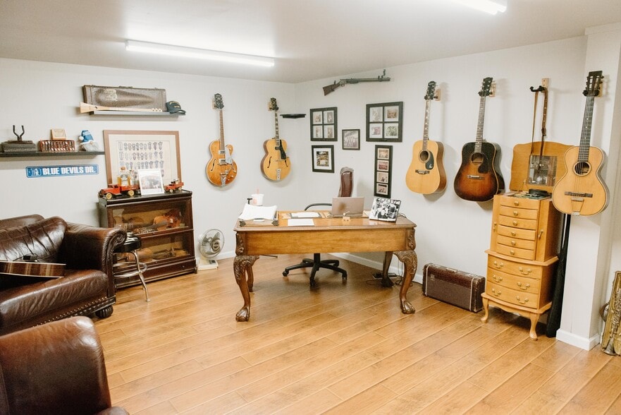 More Photos Of 920 S Chapman St, Greensboro Storefront For Sale