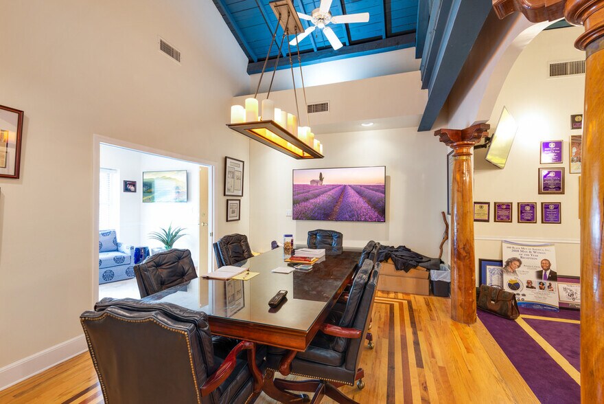 More Photos Of 122 S Calhoun St, Tallahassee Office For Lease
