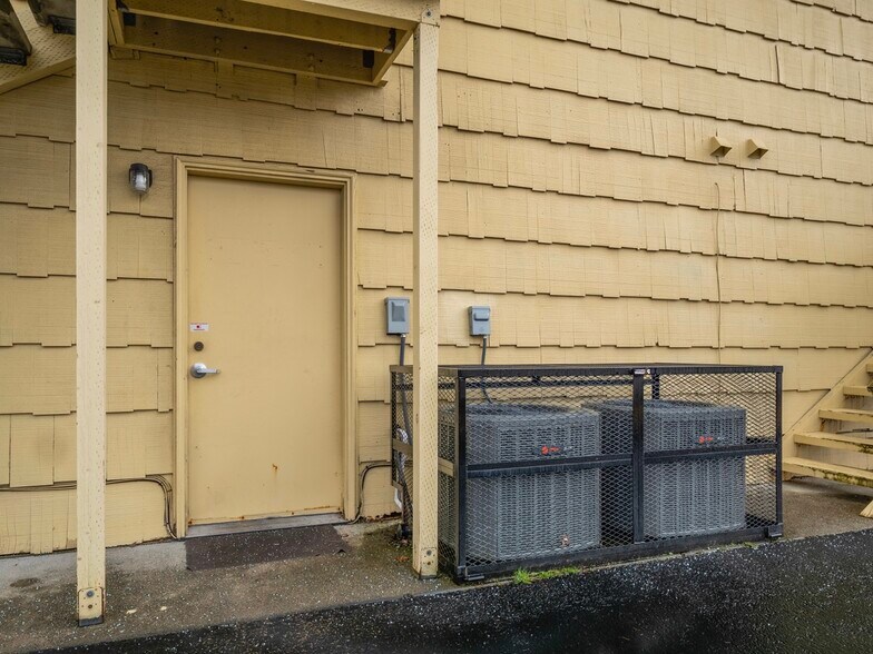 More Photos Of 6314 19th St W, Fircrest Office For Sale