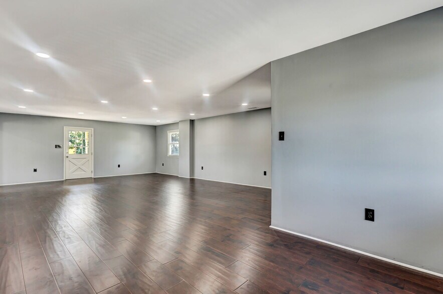 More Photos Of 4809 Augusta Rd, Savannah Storefront Retail Office For Sale