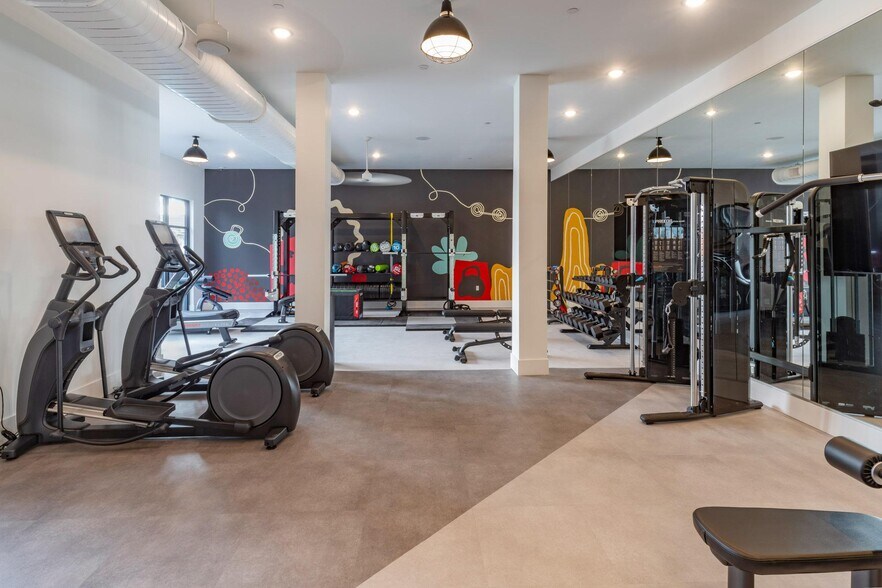 More Photos Of 1647 E Colonial Dr, Orlando Apartments For Sale