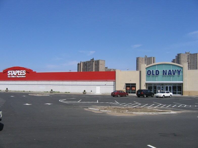 20902210 Bartow Ave, Bronx, NY 10475 For Lease