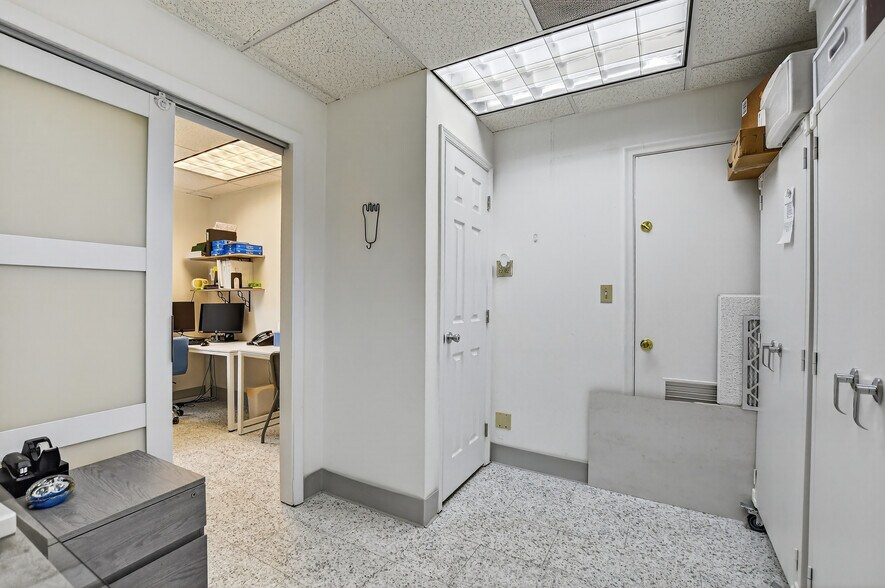 More Photos Of 665 SE 10th St, Deerfield Beach Medical For Sale