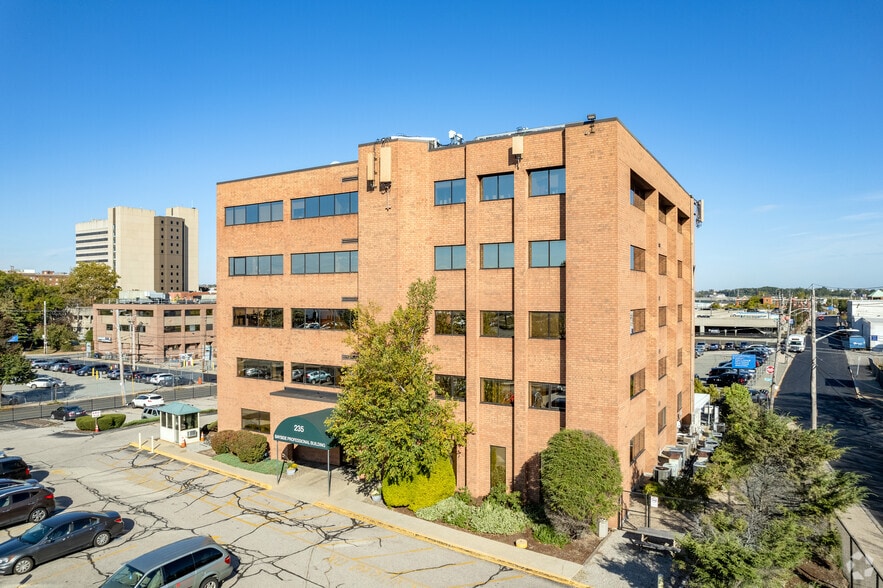 Primary Photo Of 235 Plain St, Providence Medical For Sale