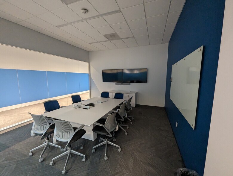 More Photos Of 11410 Greens Crossing Blvd, Houston Light Manufacturing For Sale