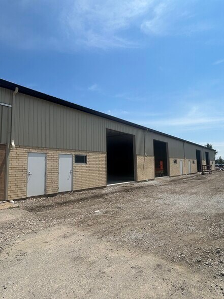 More Photos Of 620 Progress Ave, Munster Warehouse For Lease