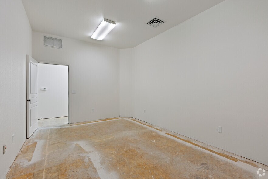 More Photos Of 5910 Clark Rd, Paradise Medical For Lease