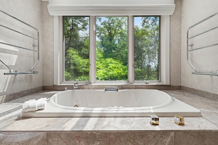 More Photos Of 390 Saddleback Knl, Nellysford Specialty For Sale