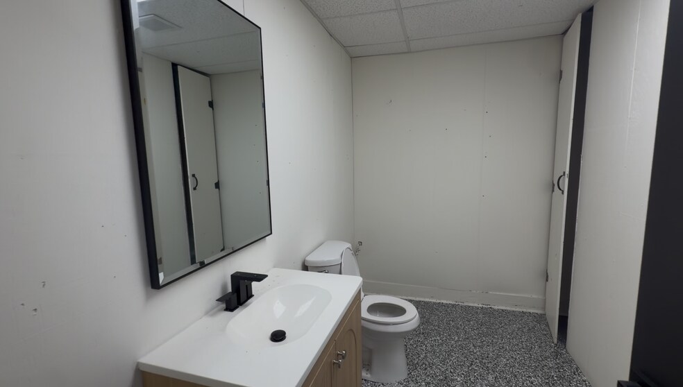 More Photos Of 1035 S Volusia Ave, Orange City Freestanding For Lease