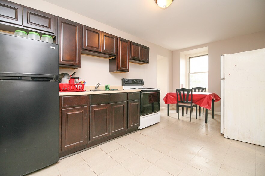 More Photos Of 2102 S Lehigh Ave, Whitehall Apartments For Sale