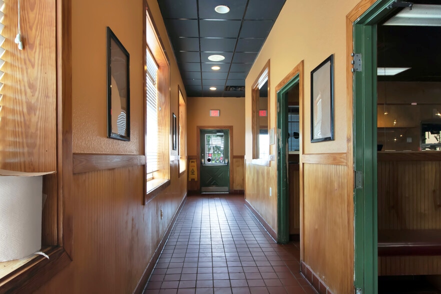 More Photos Of 1152 Tamiami Trl, Port Charlotte Restaurant For Sale
