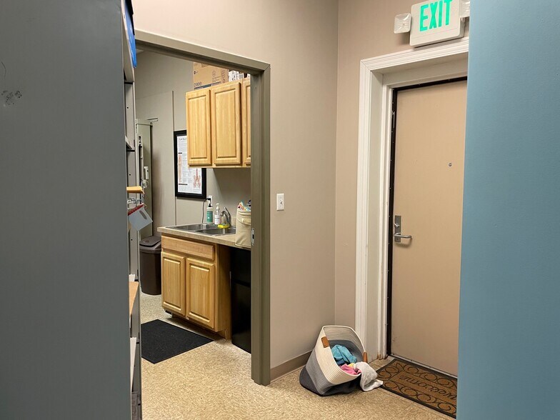 More Photos Of 761 Indian Boundary Rd, Chesterton Unknown For Lease