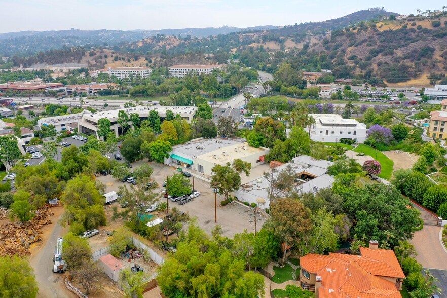 More Photos Of 5022-5038 Parkway Calabasas, Calabasas Land For Lease