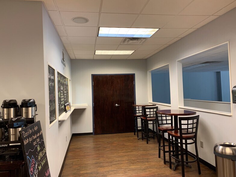 More Photos Of 592-594 N 2nd St, Memphis Freestanding For Sale