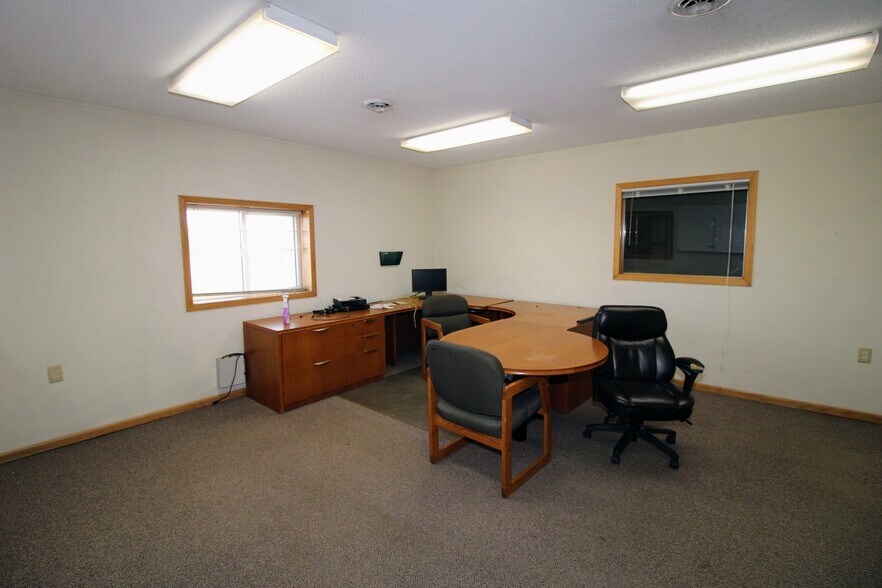 More Photos Of 8401 NW 282nd St, Berthold Warehouse For Sale