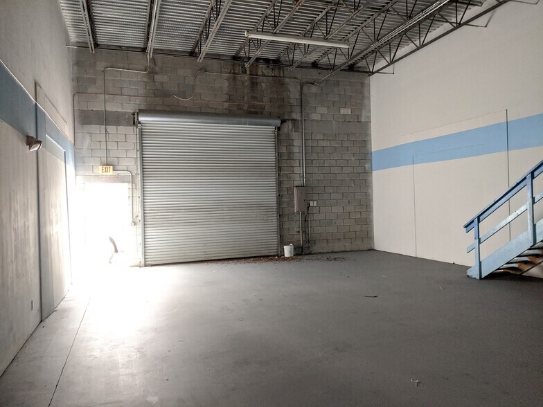 More Photos Of 845 Pop Tilton Pl, Jensen Beach Warehouse For Lease