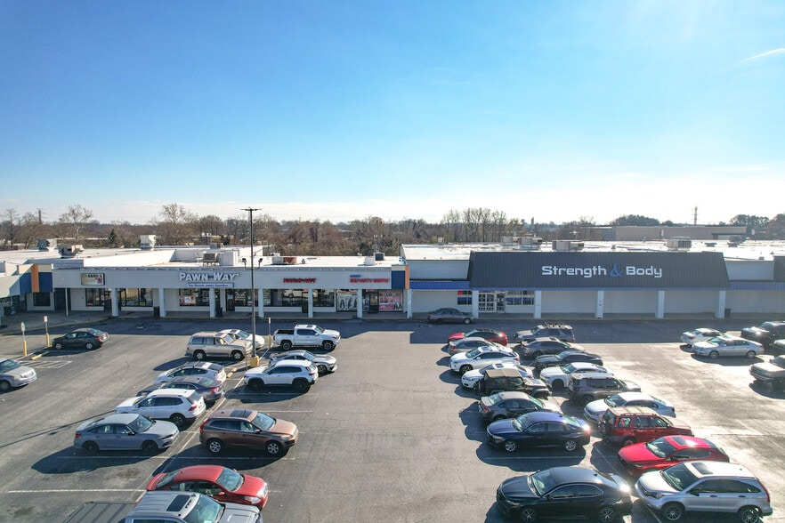 More Photos Of 4639-4653 W Market St, Greensboro Unknown For Lease