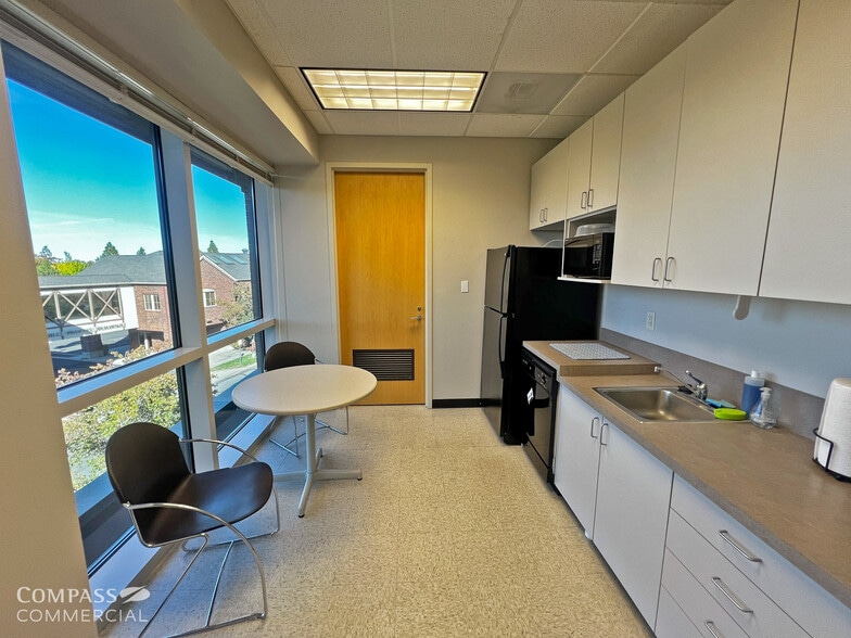 More Photos Of 233 SW Wilson Ave, Bend Office For Lease
