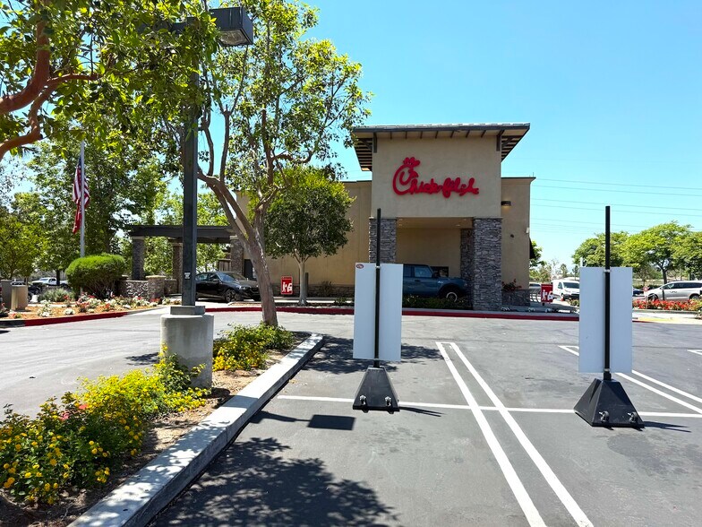 More Photos Of 12260 Foothill Blvd, Rancho Cucamonga Storefront For Sale