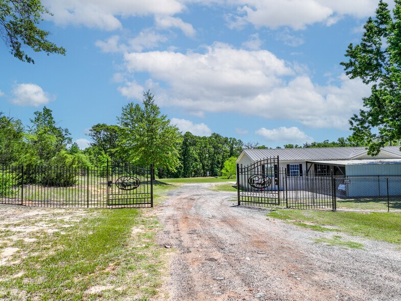 More Photos Of 20741 State Highway 155 S, Flint Light Manufacturing For Sale