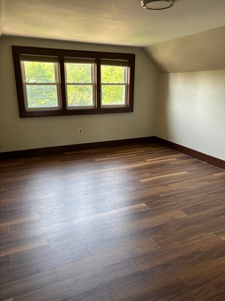 More Photos Of 163 S 17th St, Columbus Multifamily For Sale