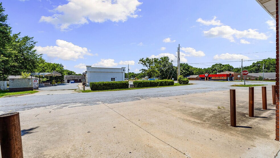More Photos Of 65 W Main St, Farmington Freestanding For Sale